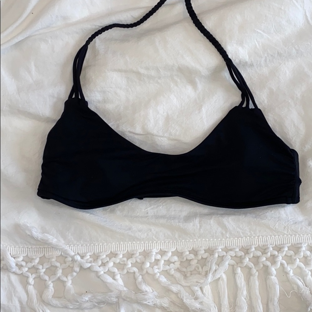 black roxy bikini top!